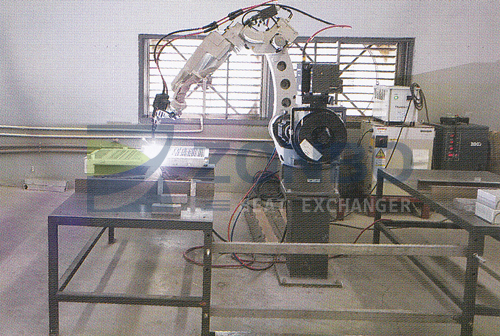 Automatic welding manipulators